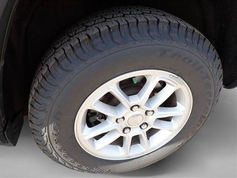 Used 2020 Jeep Grand Cherokee Laredo AWD/4WD image 4