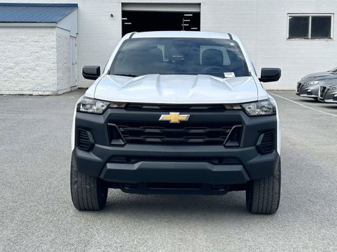 Used 2023 Chevrolet Colorado W/T w/ WT Convenience Package II AWD/4WD image 2