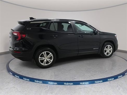 Used 2024 GMC Terrain SLE image 6