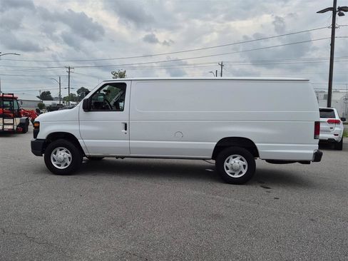 Used 2009 Ford E-350 and Econoline 350 Extended Super Duty RWD image 6