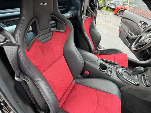 Used 2020 Nissan 370Z NISMO RWD image 31