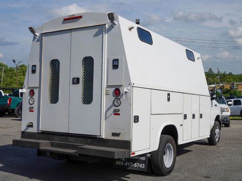 Used 2016 Ford E-450 and Econoline 450 Super Duty w/ Power Windows & Locks Group RWD image 6
