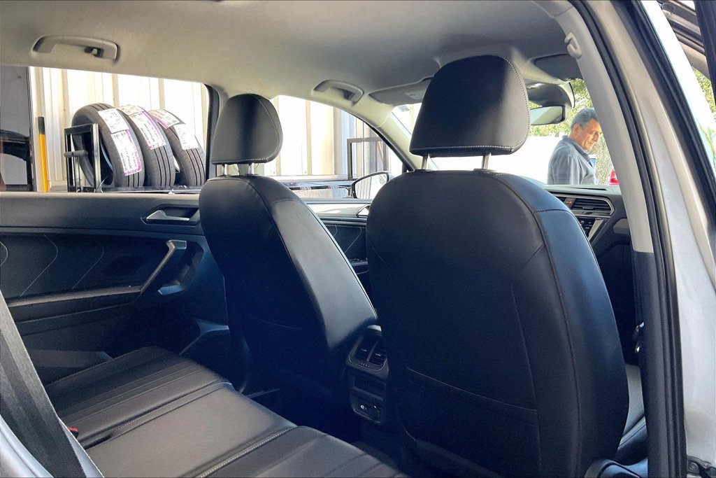 Used 2024 Volkswagen Tiguan SE AWD/4WD image 20