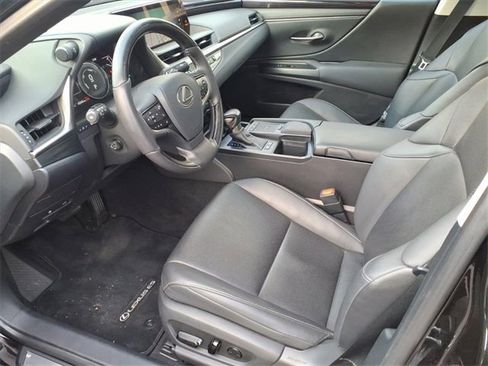 Certified 2021 Lexus ES 300h w/ Premium Package image 16