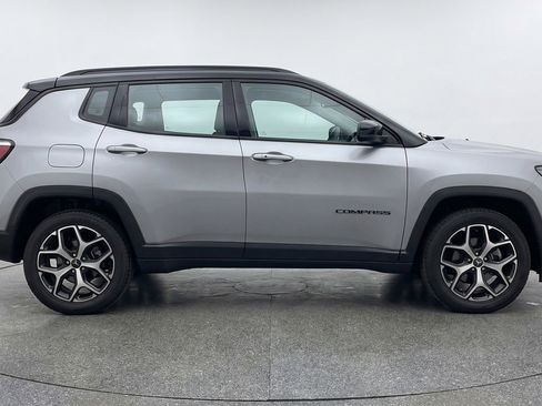 Used 2025 Jeep Compass Limited AWD/4WD image 11