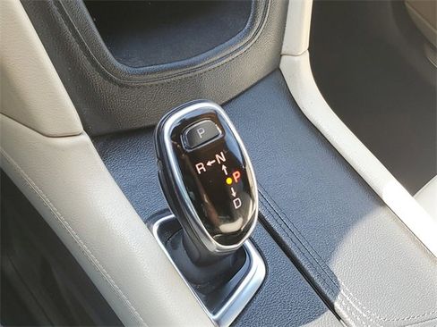 Used 2018 Cadillac XT5 FWD image 21