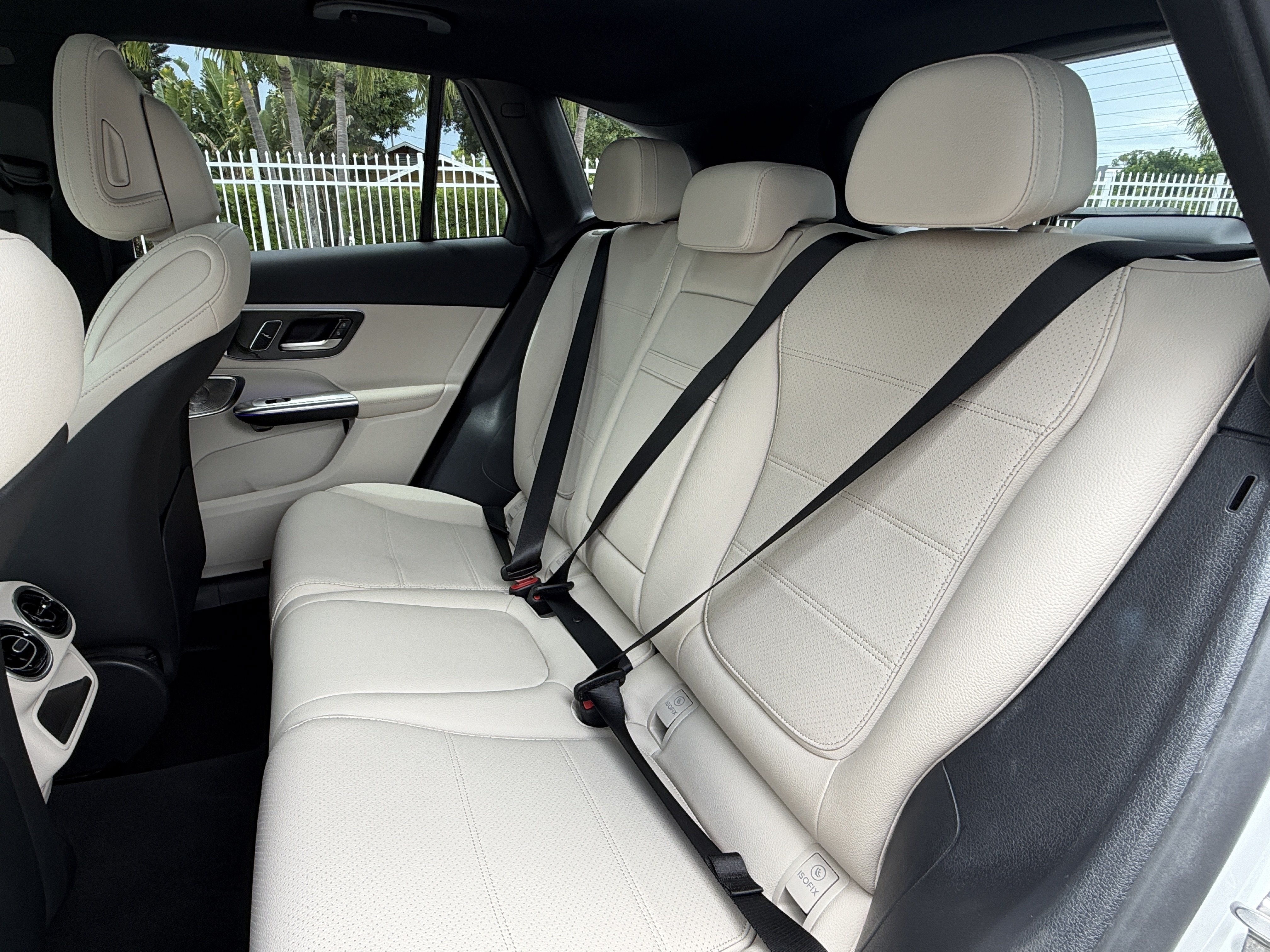 Used 2025 Mercedes-Benz GLC 300 image 19