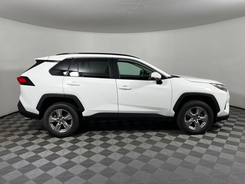 Used 2024 Toyota RAV4 XLE FWD image 4