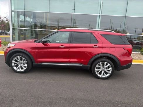Used 2022 Ford Explorer Platinum w/ Technology Package AWD/4WD image 27
