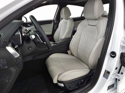 Used 2025 Genesis G70 3.3T Advanced image 14