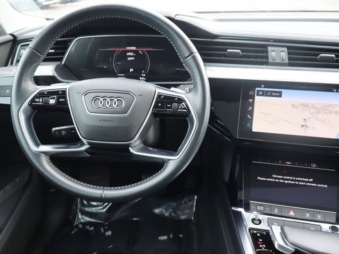 Used 2021 Audi e-tron Premium w/ Convenience Plus Package image 10
