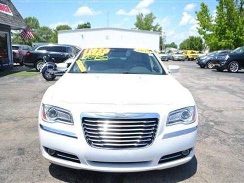 Used 2013 Chrysler 300 AWD w/ Driver Convenience Group image 3