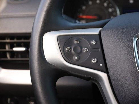 Used 2024 GMC Terrain SLT image 12