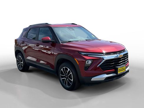 Used 2025 Chevrolet TrailBlazer LT AWD/4WD image 7