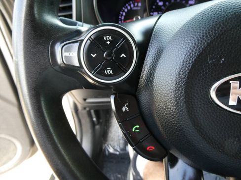 Used 2019 Kia Soul + FWD image 12