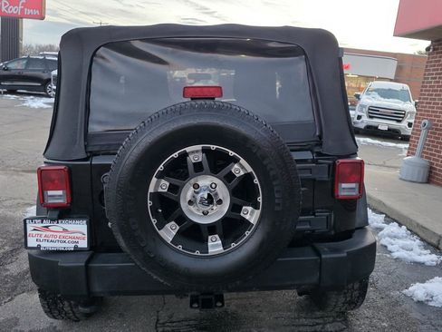 Used 2013 Jeep Wrangler Sport image 6