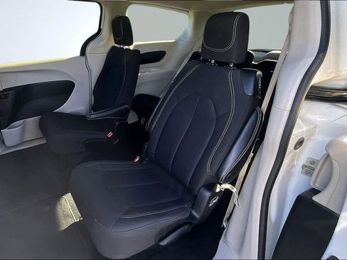 Used 2024 Chrysler Voyager LX image 23