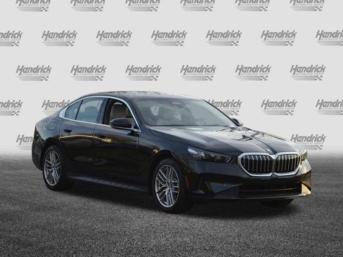 Certified 2025 BMW 530i w/ Premium Package RWD image 5