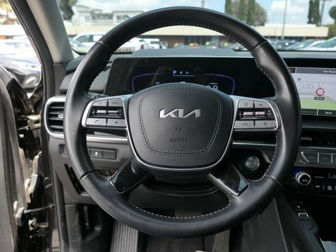 Used 2024 Kia Telluride S w/ S Sunroof Package FWD image 17