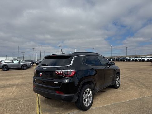 Used 2025 Jeep Compass Latitude image 20