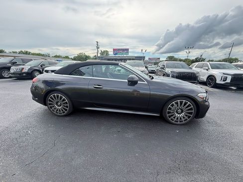 Used 2025 Mercedes-Benz CLE 300 4MATIC Cabriolet image 2