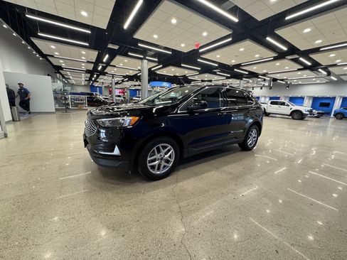 Certified 2024 Ford Edge SEL image 5