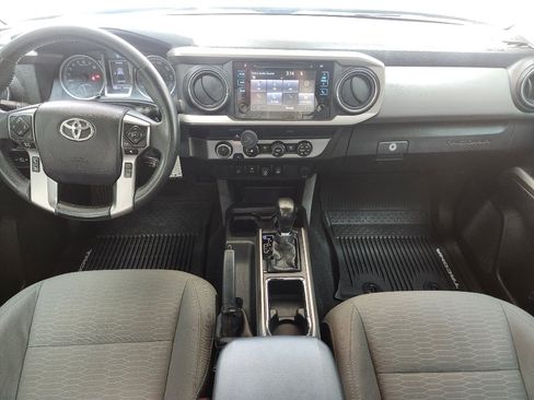 Used 2019 Toyota Tacoma SR5 AWD/4WD image 25