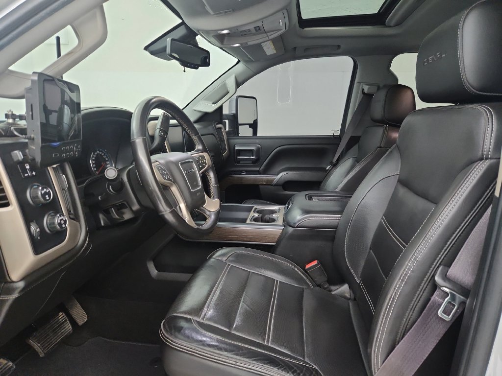 Used 2017 GMC Sierra 2500 Denali w/ Duramax Plus Package AWD/4WD image 20