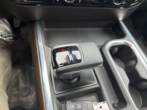 Used 2025 Chevrolet Silverado 1500 High Country w/ High Country Premium Package AWD/4WD image 35