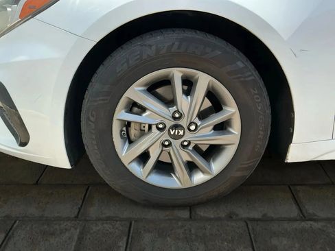 Used 2019 Kia Optima LX image 24