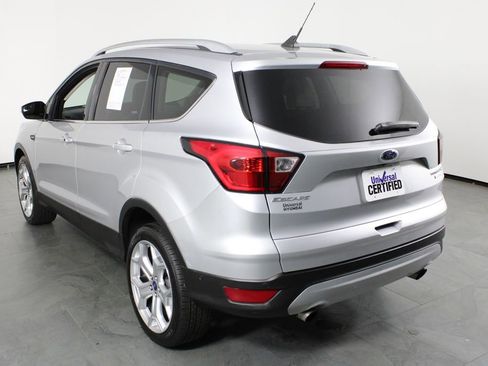 Used 2019 Ford Escape Titanium image 3