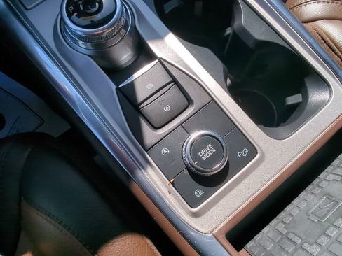 Used 2023 Ford Explorer King Ranch w/ Technology Package AWD/4WD image 18