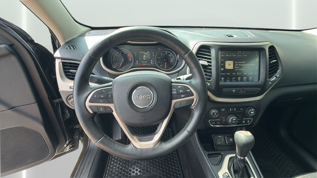 Used 2017 Jeep Cherokee 75th Anniversary FWD image 15