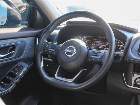 Used 2023 Nissan Rogue SV image 21