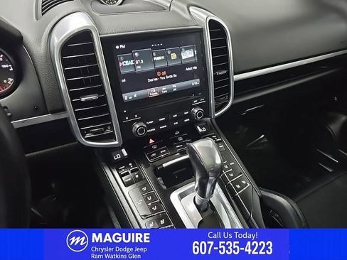 Used 2017 Porsche Cayenne Platinum Edition AWD/4WD image 30
