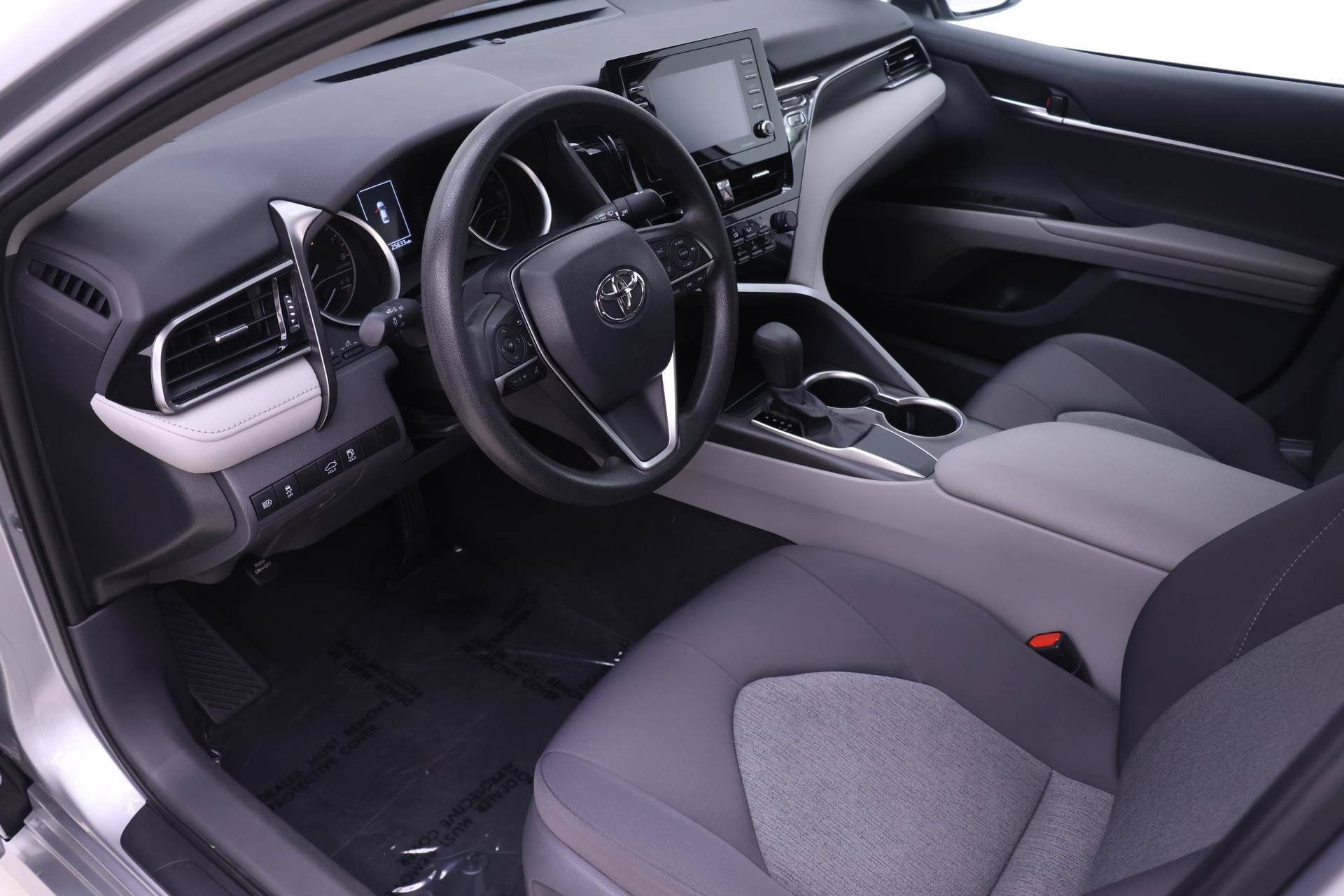 Used 2021 Toyota Camry LE FWD image 3
