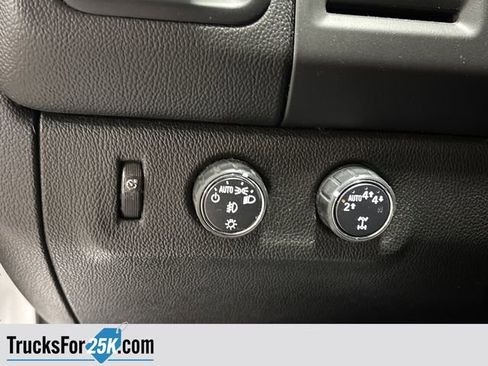 Used 2017 Chevrolet Colorado LT w/ Redline Special Edition image 24