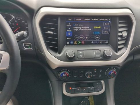 Used 2023 GMC Acadia SLT AWD/4WD image 21