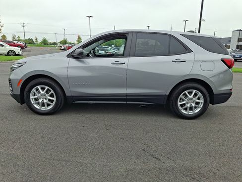 Used 2024 Chevrolet Equinox LS w/ LS Convenience Package FWD image 4