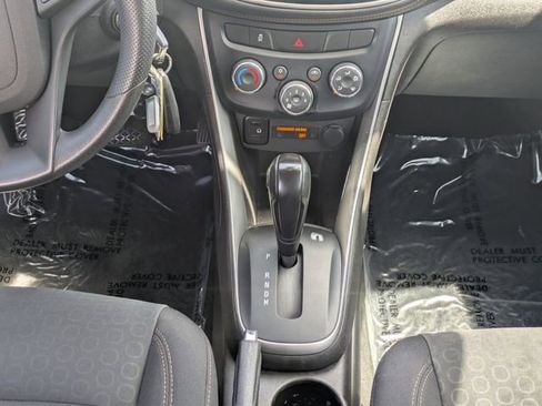 Used 2020 Chevrolet Trax LS image 18
