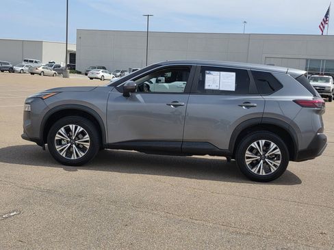 Used 2023 Nissan Rogue SV AWD/4WD image 4