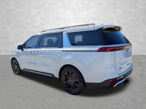 Used 2024 Kia Carnival SX Prestige image 4