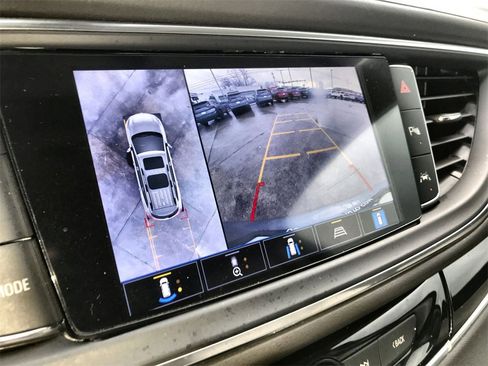 Used 2023 Buick Enclave Avenir w/ Avenir Technology Package image 17