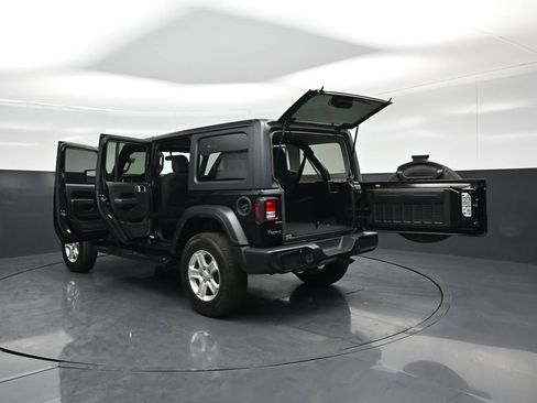 Used 2021 Jeep Wrangler Unlimited Sport AWD/4WD image 31
