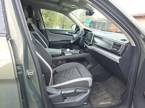 Certified 2025 Volkswagen Atlas Peak Edition SE image 6