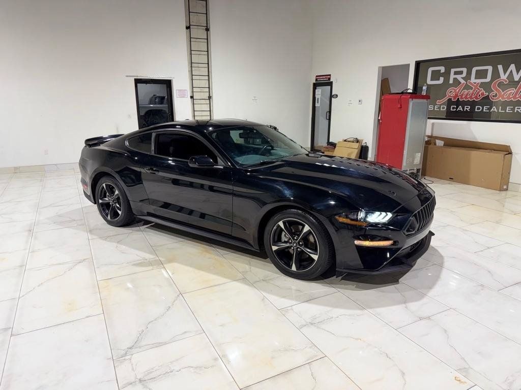 Used 2019 Ford Mustang Coupe RWD image 3