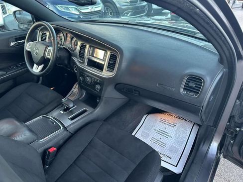 Used 2014 Dodge Charger SE w/ Sport Appearance Group image 13