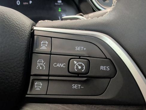 Used 2023 Jeep Grand Cherokee 4WD 4xe image 21