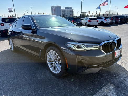Used 2021 BMW 530i xDrive w/ Premium Package image 7