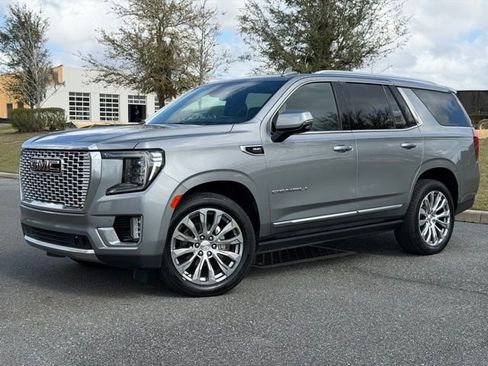 Used 2023 GMC Yukon Denali image 2